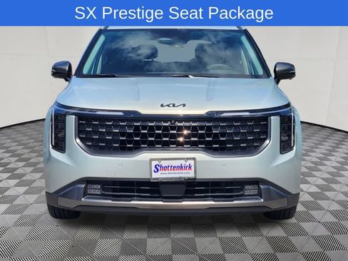 Used 2026 Kia Carnival SX Prestige FWD image 2
