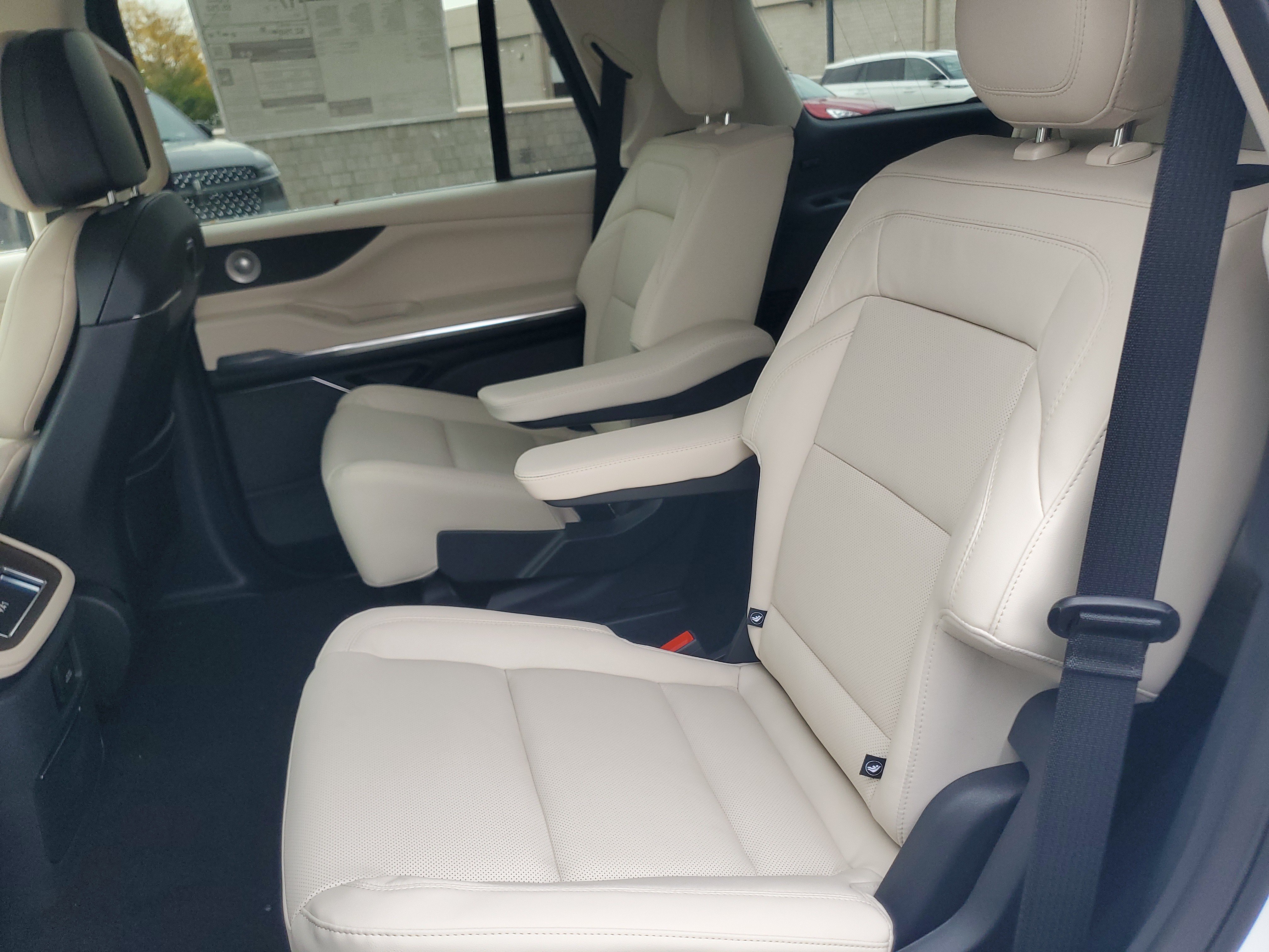 New 2027 Lincoln Navigator Reserve AWD/4WD image 31