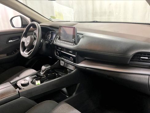 Certified 2023 Nissan Rogue SV image 14