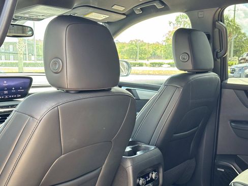 Used 2025 Buick Enclave Preferred FWD image 53