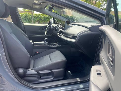 Used 2024 Toyota Prius LE FWD image 30
