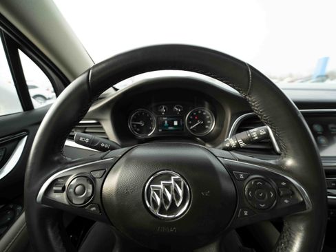 Used 2018 Buick Enclave Essence image 15