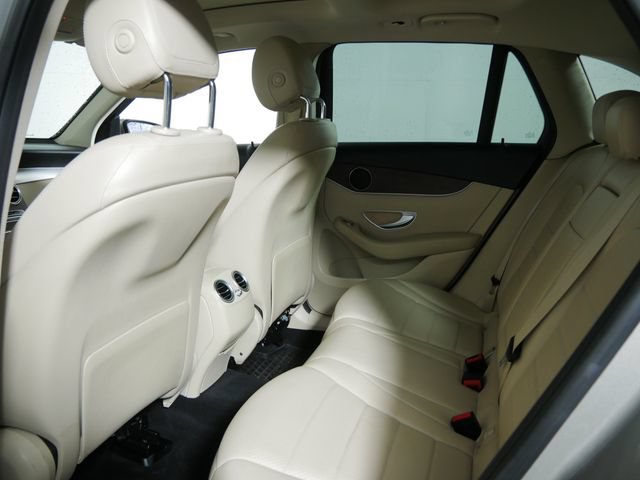 Used 2022 Mercedes-Benz GLC 300 4MATIC image 17