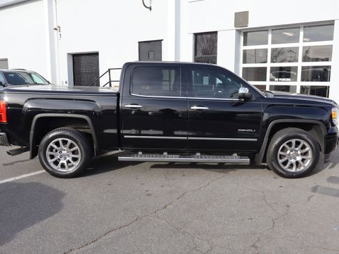 Used 2015 GMC Sierra 1500 Denali w/ Driver Alert Package image 11