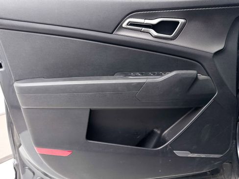 Used 2023 Kia Sportage LX image 23