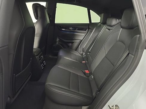Certified 2025 Porsche Macan Electric RWD image 16
