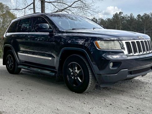 Used 2013 Jeep Grand Cherokee Laredo w/ Laredo E Group RWD image 2