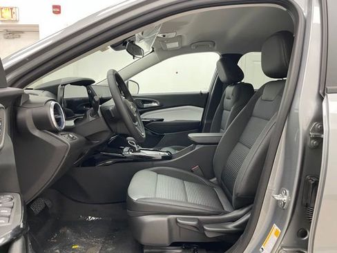 New 2026 Chevrolet Trax LT image 8