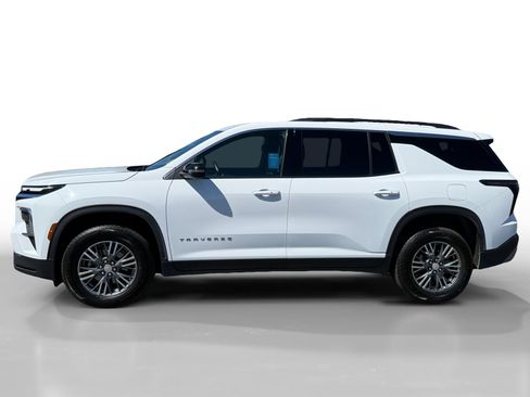 Used 2025 Chevrolet Traverse LT AWD/4WD image 2
