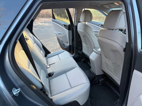 Used 2017 Hyundai Tucson SE image 18