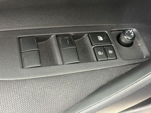 Used 2023 Toyota Corolla LE FWD image 13