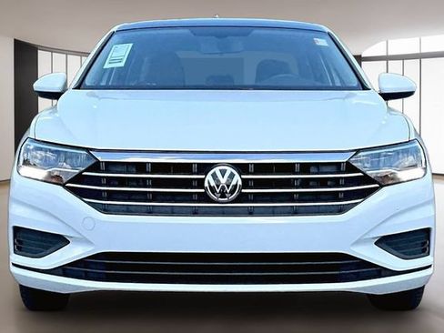 Used 2020 Volkswagen Jetta SE w/ SE Cold Weather Package FWD image 2