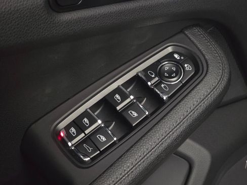 Used 2021 Porsche Macan AWD/4WD image 35