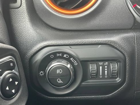 Used 2021 Jeep Gladiator Mojave AWD/4WD image 47