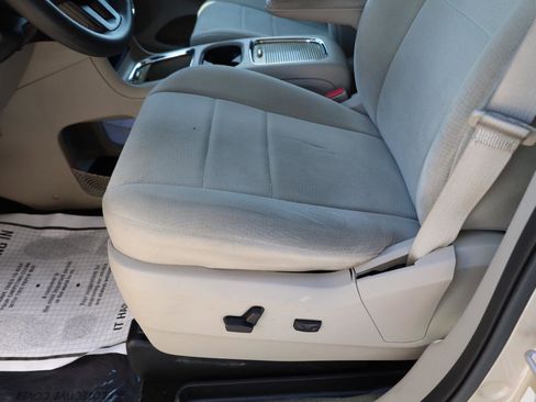 Used 2012 Dodge Grand Caravan SXT FWD image 6