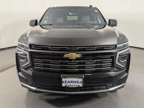 Used 2025 Chevrolet Suburban High Country w/ Sun And Tow Package AWD/4WD image 3
