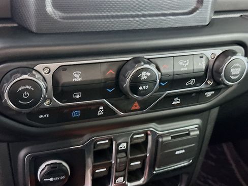 Used 2023 Jeep Wrangler Unlimited w/ Convenience Group AWD/4WD image 23