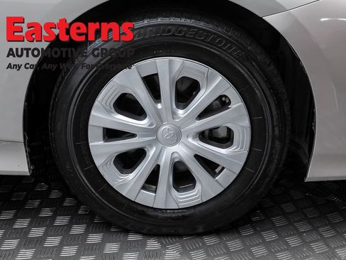 Used 2020 Toyota Prius Prime XLE image 29