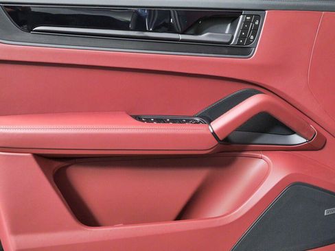 New 2026 Porsche Cayenne GTS AWD/4WD image 6