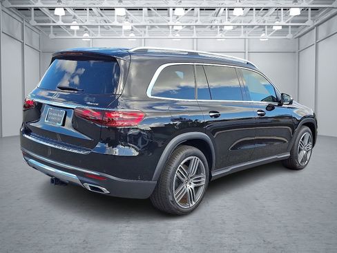 Certified 2025 Mercedes-Benz GLS 450 4MATIC image 6
