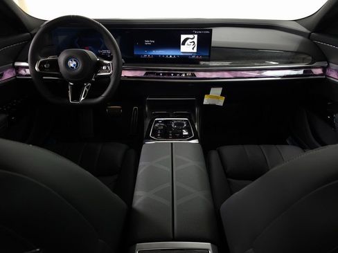 New 2025 BMW i7 eDrive50 w/ M Sport Package image 9
