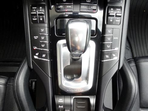 Used 2017 Porsche Cayenne Platinum Edition image 15