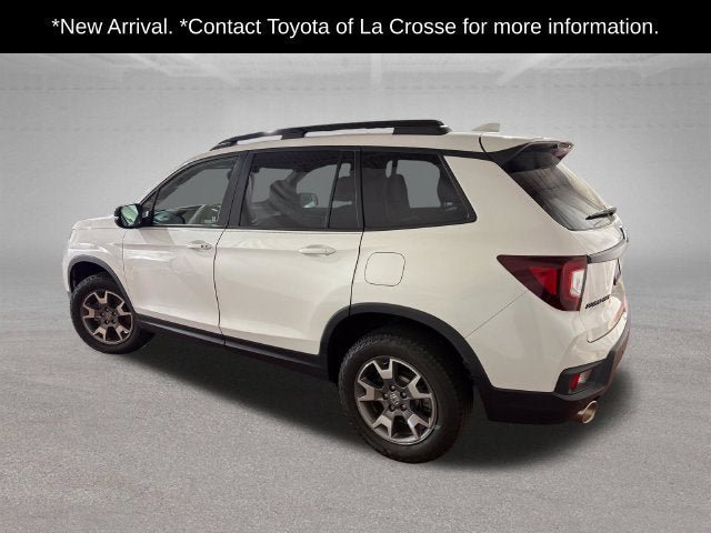 Used 2023 Honda Passport TrailSport image 2