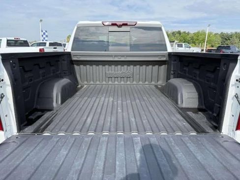 Certified 2023 Chevrolet Silverado 1500 High Country w/ Technology Package AWD/4WD image 9