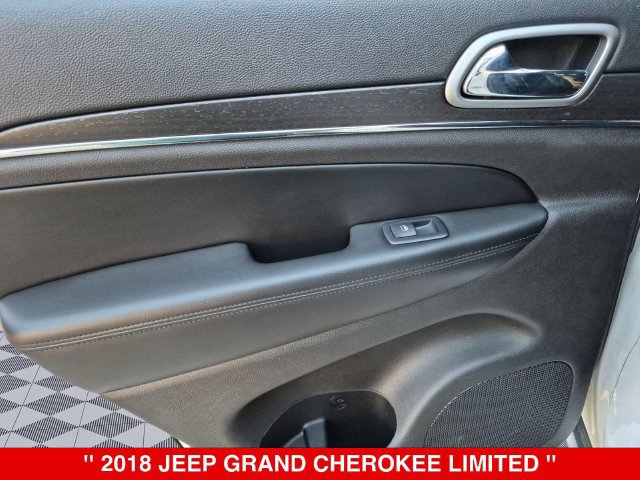 Used 2018 Jeep Grand Cherokee Limited AWD/4WD image 29