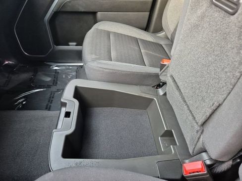 Used 2023 Chevrolet Silverado 1500 LT AWD/4WD image 28