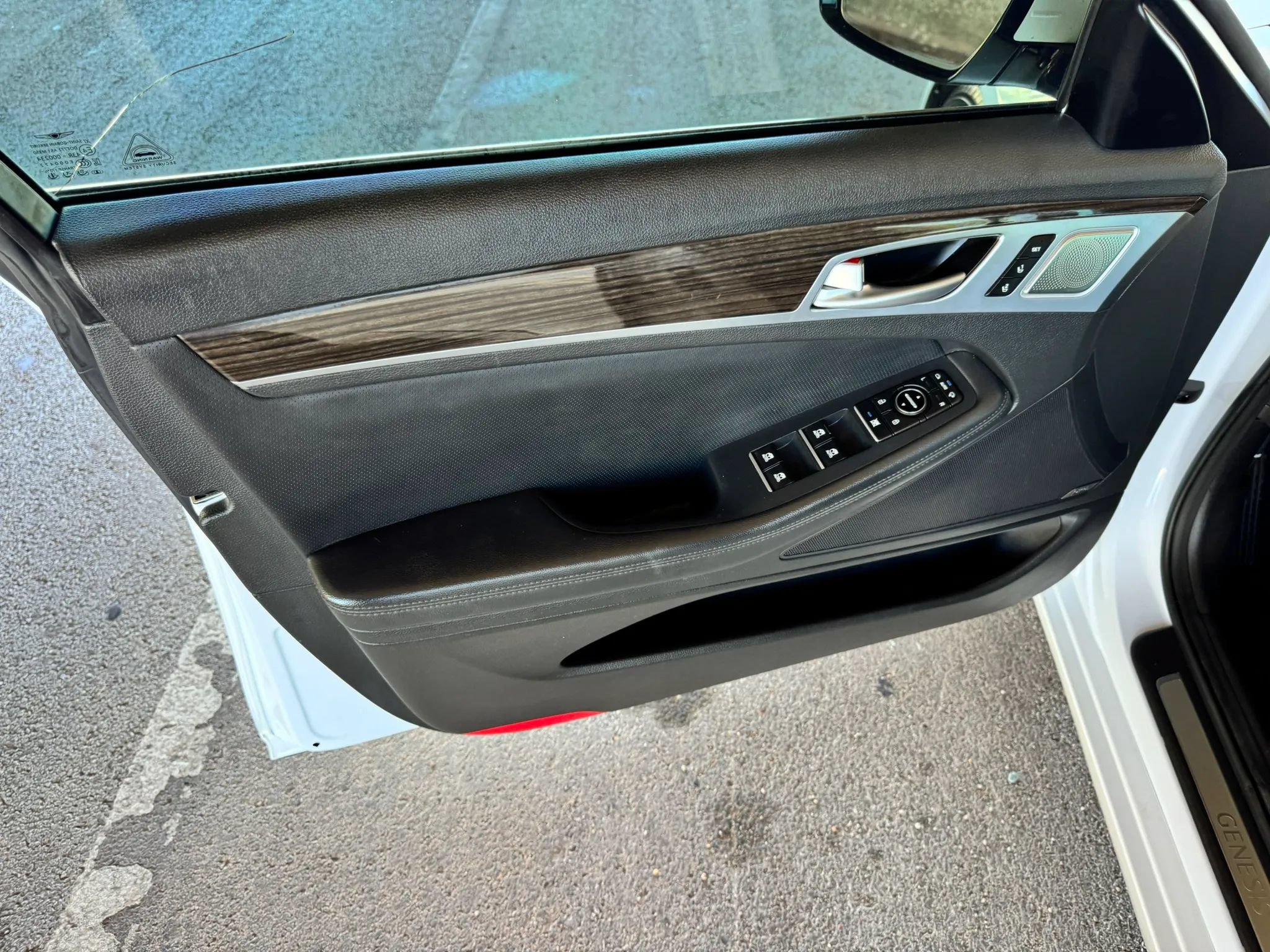 Used 2018 Genesis G80 3.8 w/ Option Group 02 RWD image 9