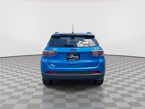 Used 2018 Jeep Compass Latitude FWD image 9