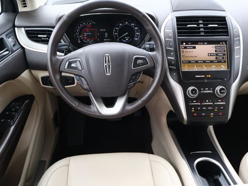 Used 2019 Lincoln MKC Premiere FWD image 8