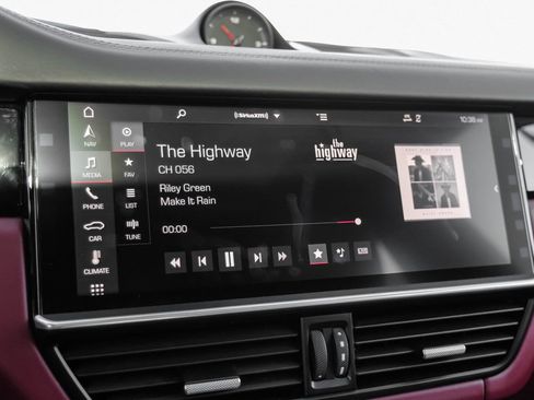 Used 2019 Porsche Cayenne image 33