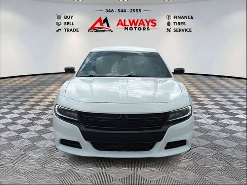 Used 2019 Dodge Charger SXT w/ Blacktop Package RWD image 2