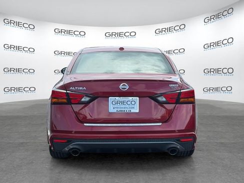 Used 2022 Nissan Altima 2.5 SR FWD image 2