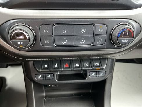 Used 2019 GMC Canyon SLT w/ Driver Alert Package image 18