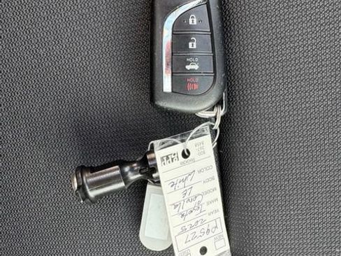 Used 2025 Toyota Corolla LE FWD image 6