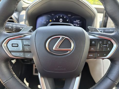 Used 2026 Lexus IS 350 F Sport w/ Technology Package RWD image 11