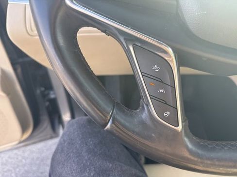 Used 2018 Cadillac XT5 Luxury w/ Driver Awareness Package image 19