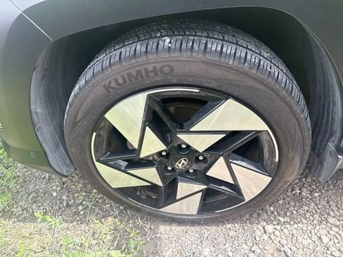 Used 2025 Hyundai Kona Limited FWD image 11