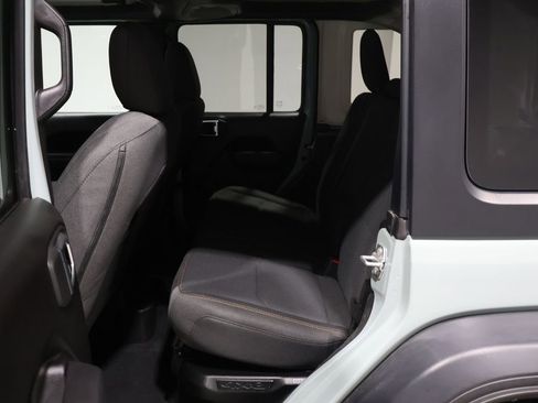 Used 2024 Jeep Wrangler Unlimited w/ Convenience Group image 16