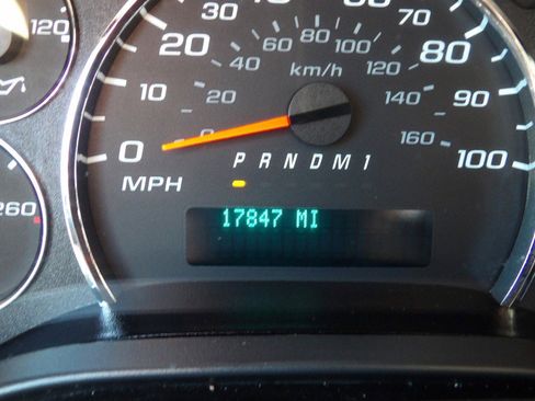 Used 2024 GMC Savana 2500 w/ Driver Convenience Package RWD image 15