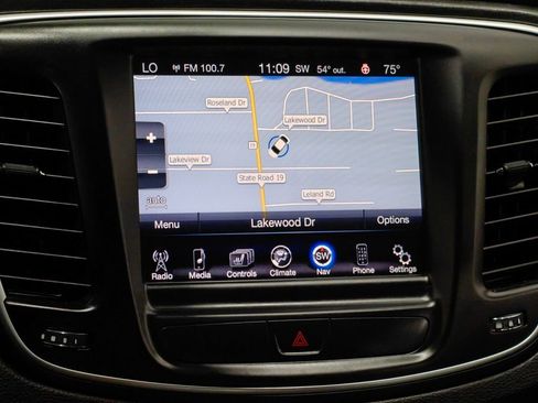 Used 2015 Chrysler 200 Limited w/ Comfort Group FWD image 6