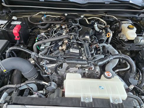 Used 2024 Toyota Tacoma TRD Sport image 25