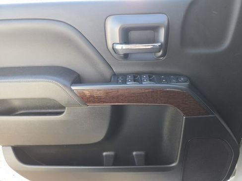 Used 2019 GMC Sierra 1500 SLE w/ SLE Value Package image 29