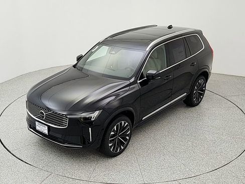 New 2026 Volvo XC90 B5 Plus w/ Protection Package image 13
