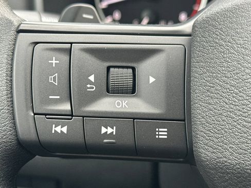 Used 2026 Nissan Rogue S FWD image 28