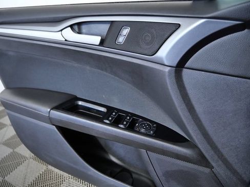 Used 2016 Ford Fusion SE FWD image 26