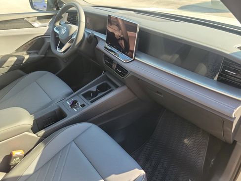 New 2026 Volkswagen Tiguan SE R-Line AWD/4WD image 28